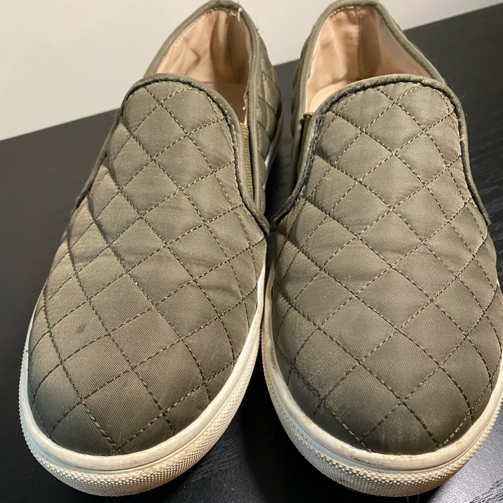 Steve Madden Ecentric-QWomens Size 7.5 Olive Green